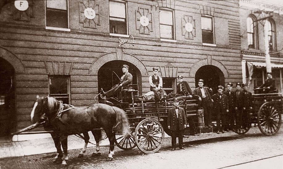 Historic horse-drawn "firetruck"